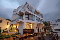 Sea Village Pure Self Hotel