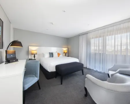 แคนเบอร่า เร็กซ์ โฮเต็ล แอนด์ เซอร์วิซ อพาร์ตเมนต์ โรงแรมในBraddon