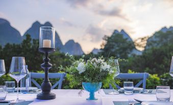 Yangshuo Yulong River Castle