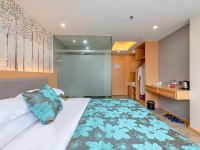 广州鸿翔大酒店(鹅掌坦地铁站店) - 标准大床房