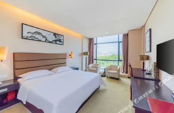 玥瀾湖景酒店（肇慶七星巖景區店）