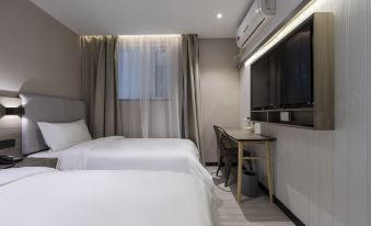 Lai Yi Hotel (Changji Road Anting Subway Station)