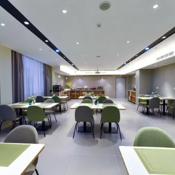 Homeinn Selected Hotel (Siyang Fanrong Middle Road RT-Mart)
