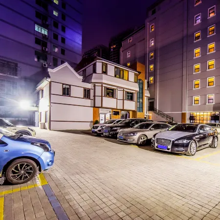 Atour Light Hotel  Guiyang Yunyan Penshuichi Subway Station