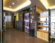 Chengke Hotel (Fengcheng Railway Station Jinma Decoration City)