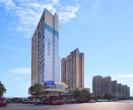 Lavande Hotel Chengdu Wenjiang University Town Wansheng Metro Station Отели рядом с достопримечательностью «Chengdu Normal University»