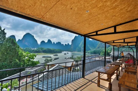 Liyin Jiangjing Meisu (Yangshuo Xingping Ancient Town, Twenty Yuan Scenic Area Branch) Отели рядом с достопримечательностью «Laozhai Mountain Park»
