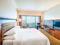 Royal Orchid Sheraton Riverside Hotel Bangkok Отели рядом с достопримечательностью «Пирс Си-Пхрая»