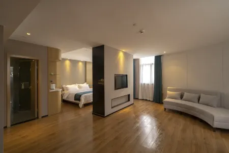 Wanfulou Hotel Отели рядом с достопримечательностью «Yuanfu Wanning Palace»