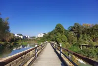 Meeting B & B in Furong Town
