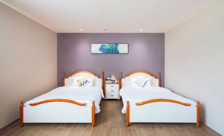 Yuefeng Hotel (Yangjiang Bus Terminal, Wal-Mart) - Housity