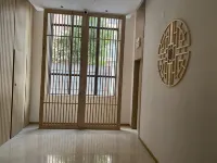 Hechi Yinren Hotel (Jincheng Jiang No. 5 Middle School)