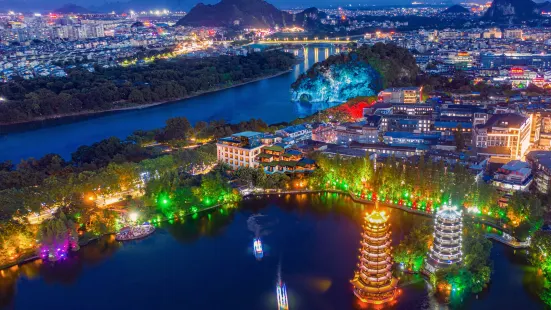 Venus Royal Hotel (Guilin Elephant Trunk Hill Sun and Moon Twin Towers)