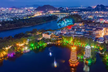 Venus Royal Hotel (Guilin Elephant Trunk Hill Sun and Moon Twin Towers)