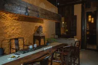 Liuzhou Qishe Hotel (Yaoyu Ancient Town Flagship Store) - balcony