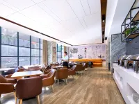 VIENNA CLASSIC HOTEL (Zhanjiang Xuwen Haian Port)