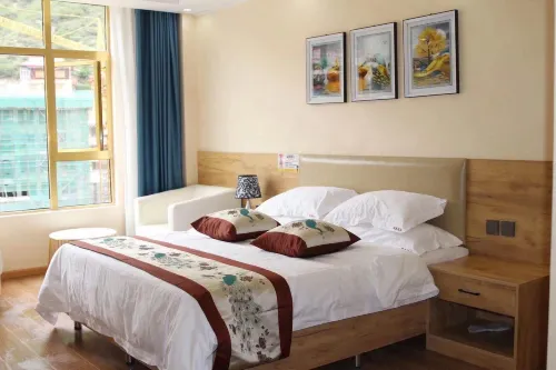 Xinlong Ruikang Hotel