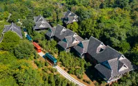 Xishuangbanna Menghai Cloudside Mountain Villa