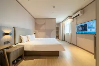 HanTing 호텔(상하이 자오다 장촨루 지하철역 얼) 민항공원 주변 호텔