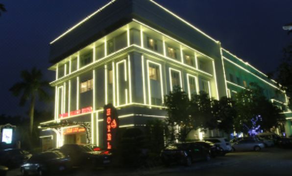 White Palace Thai Binh Hotel
