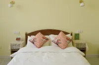 Huocheng County Bansheng Hostel(Huanghuang Country) Hotels in Huocheng