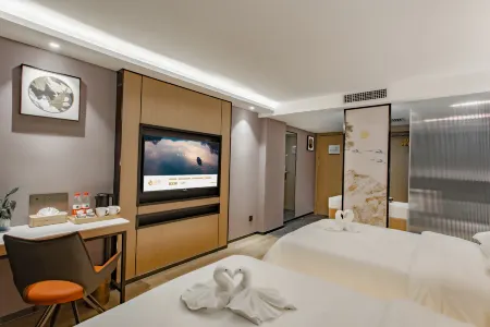 Urumqi Nanhu Square Renjoy Hotel