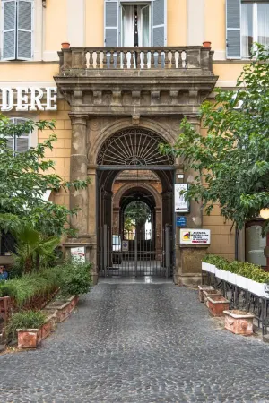 弗拉斯卡蒂古老陽台旅館
