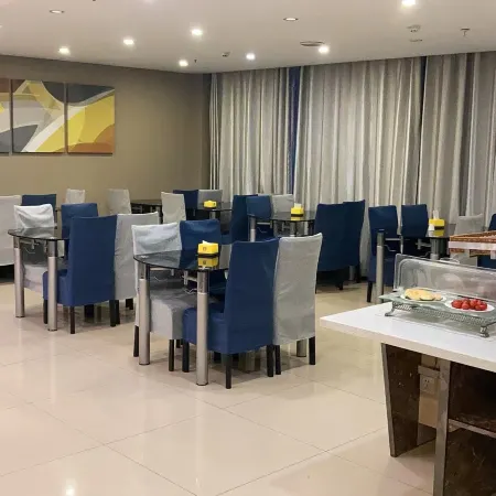 Homeinn Hotel (Bijie Passenger East Station)
