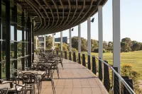 The Sands Torquay Resort فنادق في 