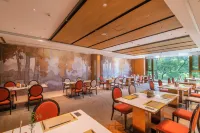 Grand Pacific Hotel - Breakfast