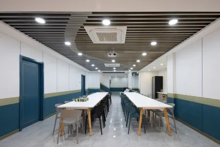 Floral Hotel·Haiyu Yucun Hotel Отели рядом с достопримечательностью «Weihai Science and Technology Museum»