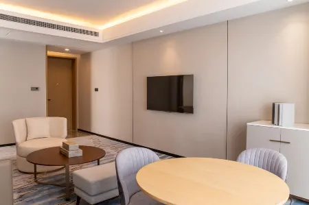 Empark Kingworld Hotel Отели рядом с достопримечательностью «Xixin Temple»