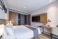 如家精選酒店PLUS(長沙高橋大市場樹木嶺地鐵站店)