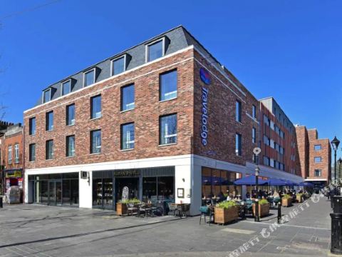 Travelodge St Albans City Centre