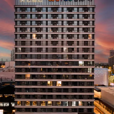 Madison Hotel Jining Wuyue Plaza Sports Center Hotels near Jining Library