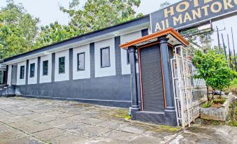 OYO 92387 Ratu Homestay Syariah