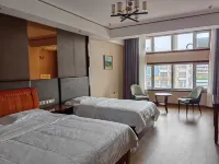 Uxin Banner Hongpu Zhongtian Holiday Homestay