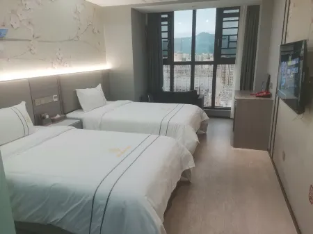 Century Yuecheng Hotel (Jintang Hantan Road) Отели рядом с достопримечательностью «Jintang Bajing»