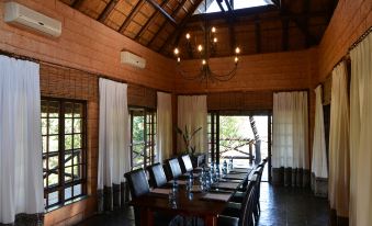Zwahili Private Game Lodge & Spa