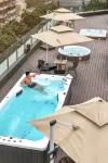 Magic Live Smart Hotel(Chunxi Road Taikoo Li Branch) - Rooftop Pools