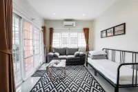 Glass House, Mountain View, Near Airport-City - Bungalows