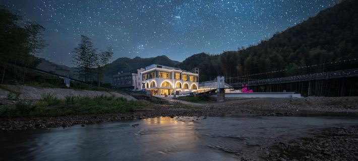 Under the Moon Inn (Jingxian Yueliangwan Scenic Area Store) Hotels in Jing County