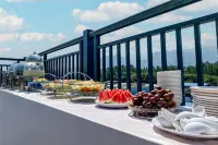 Yunqi Shanxia Hotel (Huashan North Station Huayue Avenue)