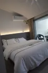 Yuelu Homestay (Hong'an Biancity Scenic Area)