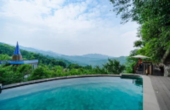 Misty Forest Retreat