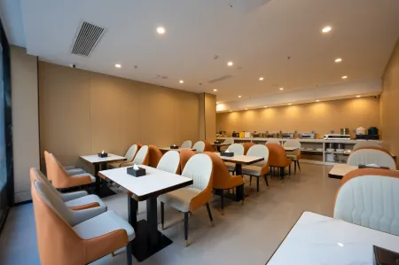 Gefei Hotel (Nanning Chaoyang Square Minzhu Road Branch) Отели рядом с достопримечательностью «Guangxi University of Finance and Economics Xiuling Campus»