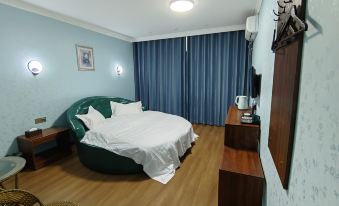Taojiang Yijing Business Hotel