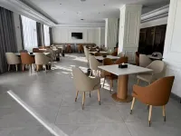 Vienna  Hotel(Ali  Geji  Branch) - parcheggio