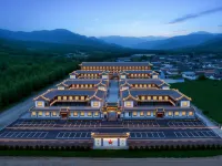 Wutai Mountain Quadrangle Inn Hotel - parking