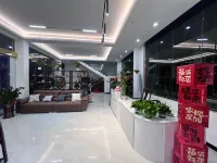 Rucheng Reshuihe Hot Spring Hotel - parking